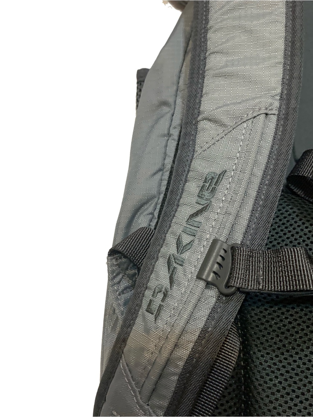 dakine backpack - Picture 4 of 6